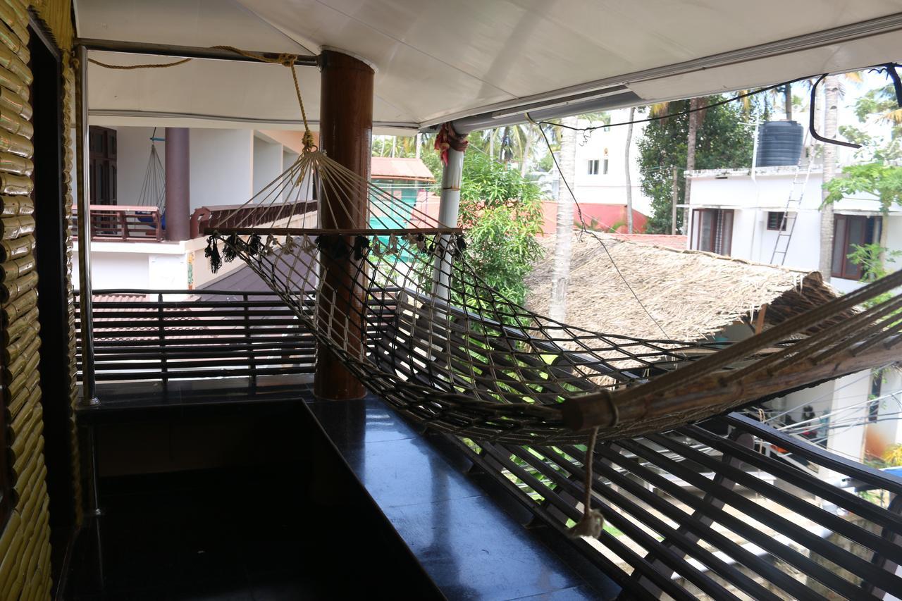 Отель Mummy Bamboo House Варкала Экстерьер фото